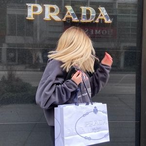 Meet your Posher, Riri